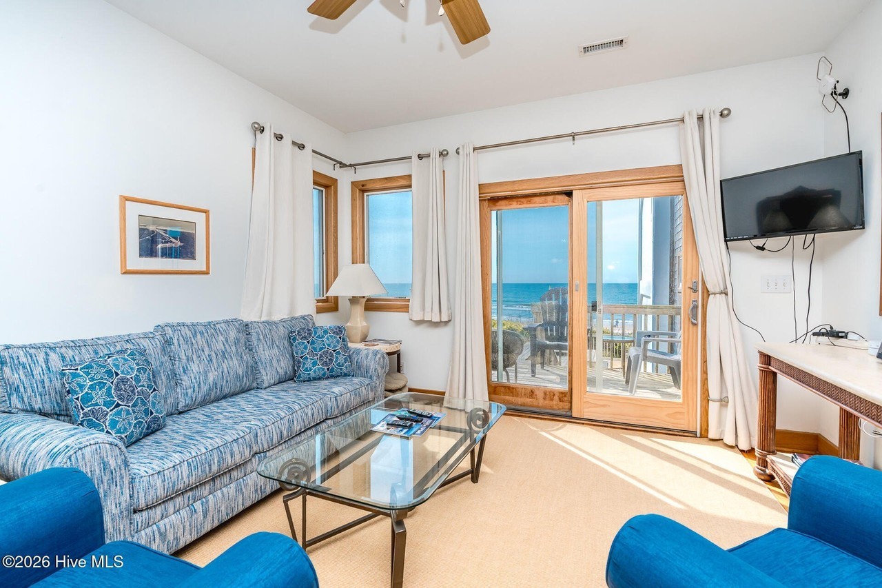 332 N Shore Dr - Photo 6 of 15
