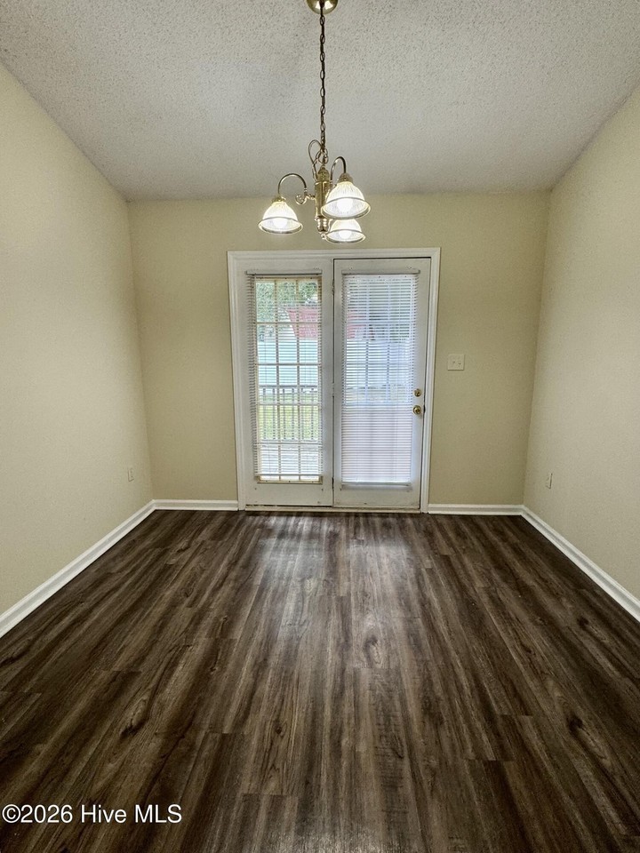 1206 Holden Dr #A - Photo 6 of 17
