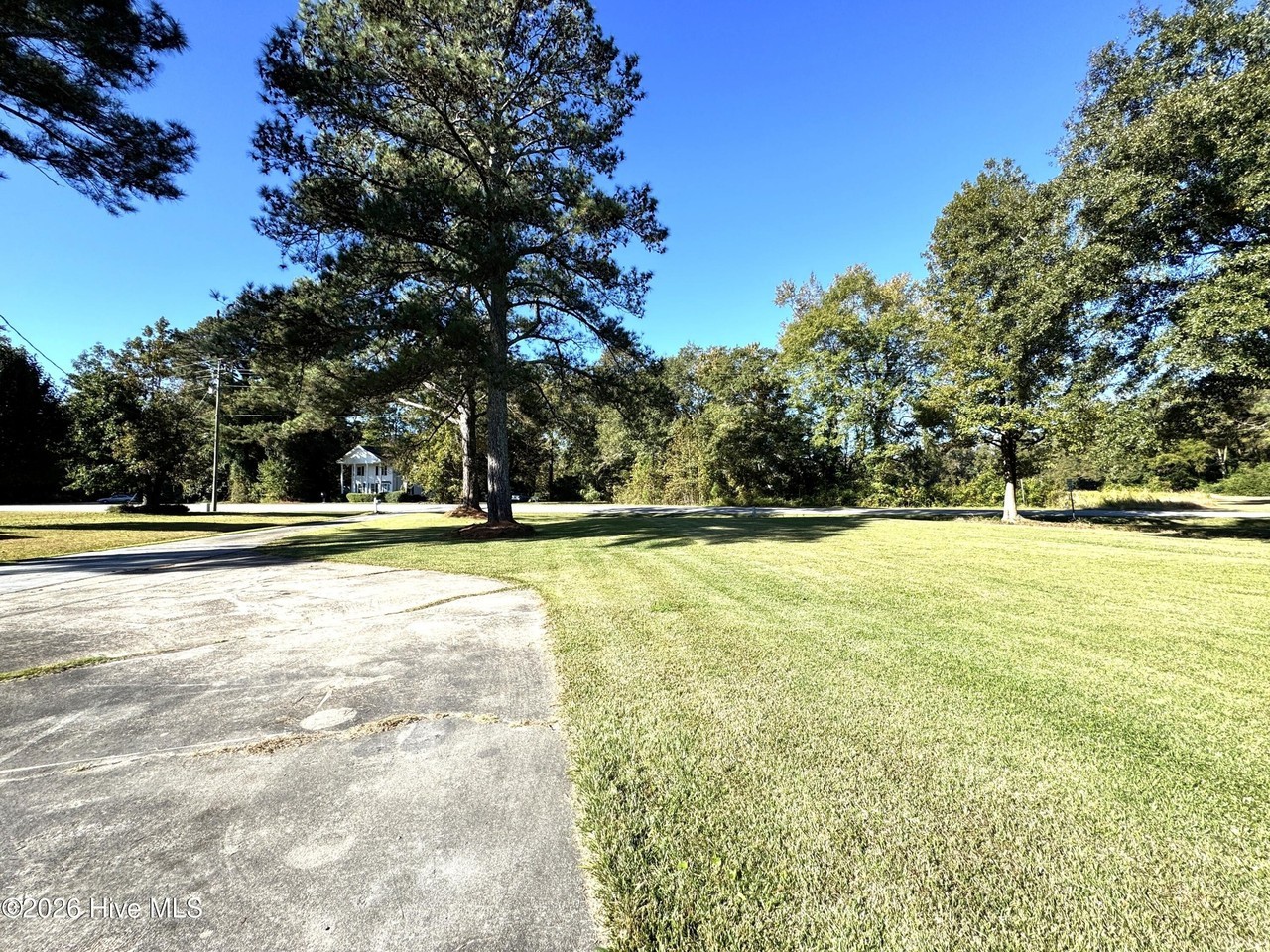 202 Huffmantown Rd - Photo 2 of 19