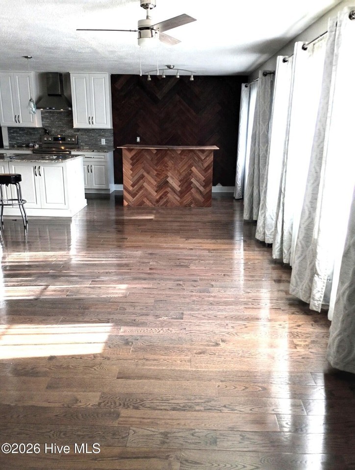 202 Huffmantown Rd - Photo 3 of 19