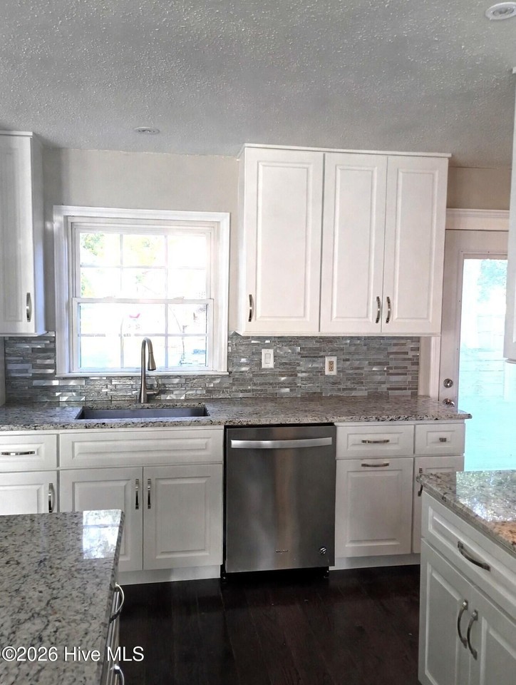 202 Huffmantown Rd - Photo 5 of 19