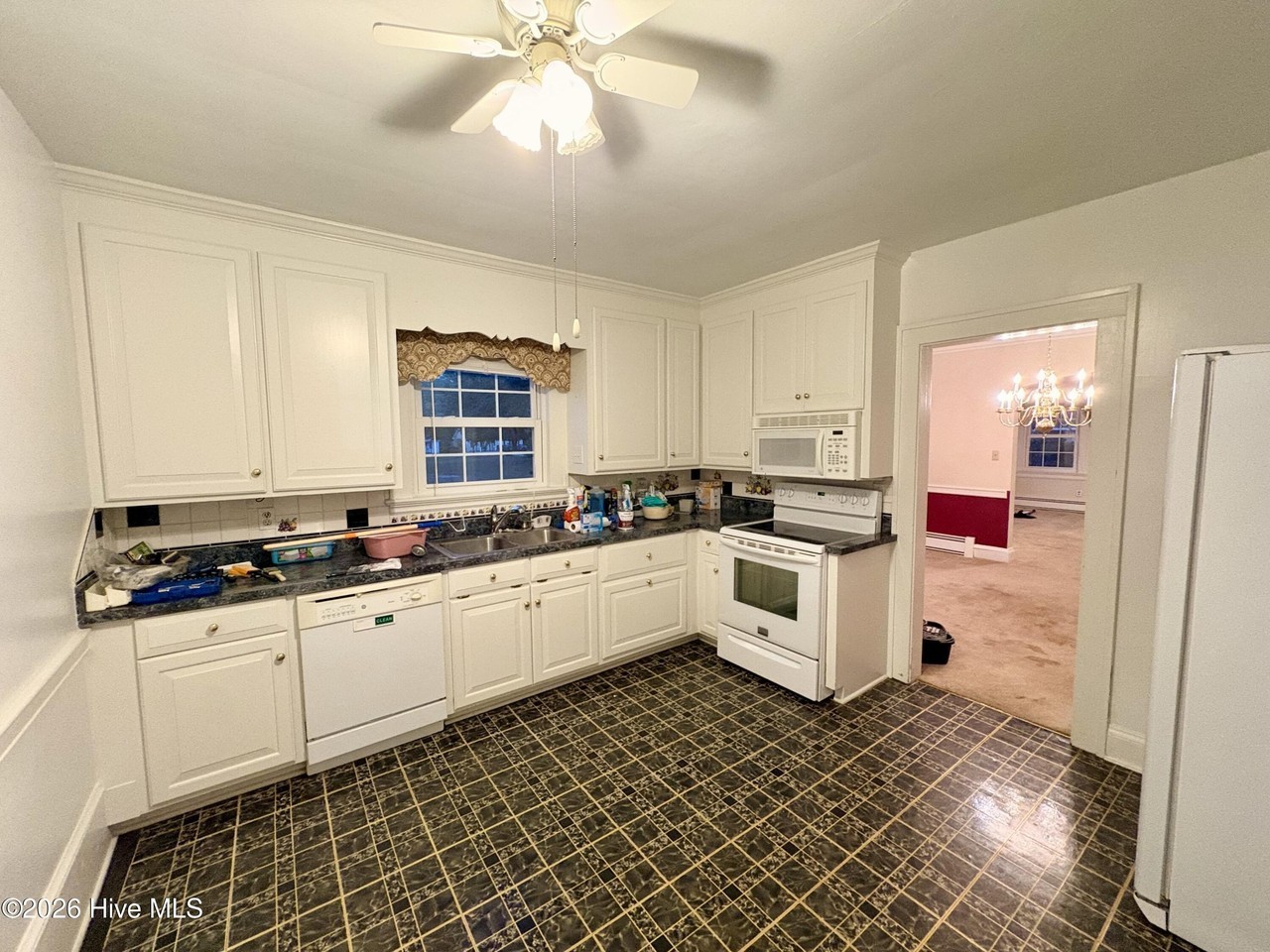 6301 Pine St - Photo 3 of 6