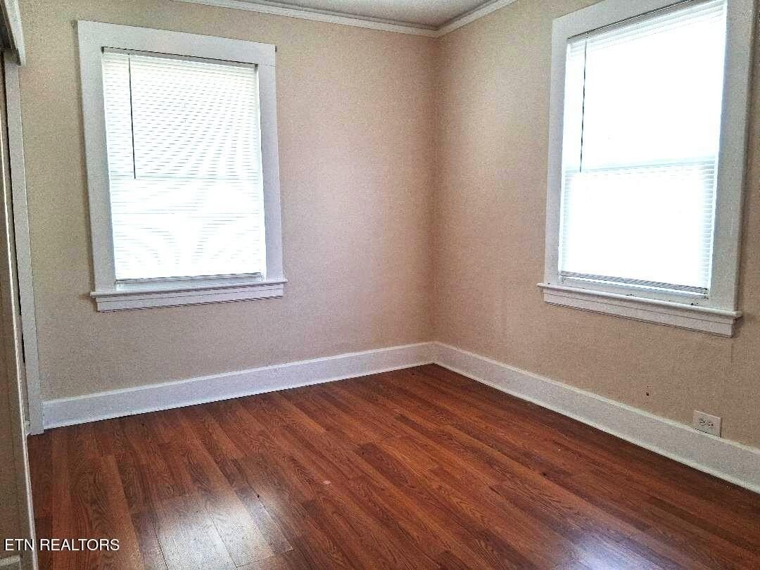 320 E Bell St - Photo 7 of 14