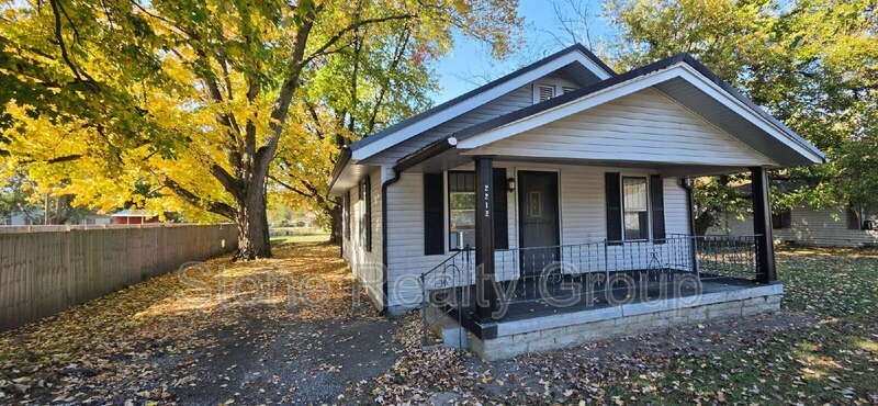 2212 N 27th St - Photo 3 of 13