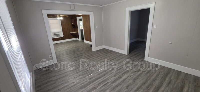 2212 N 27th St - Photo 5 of 13