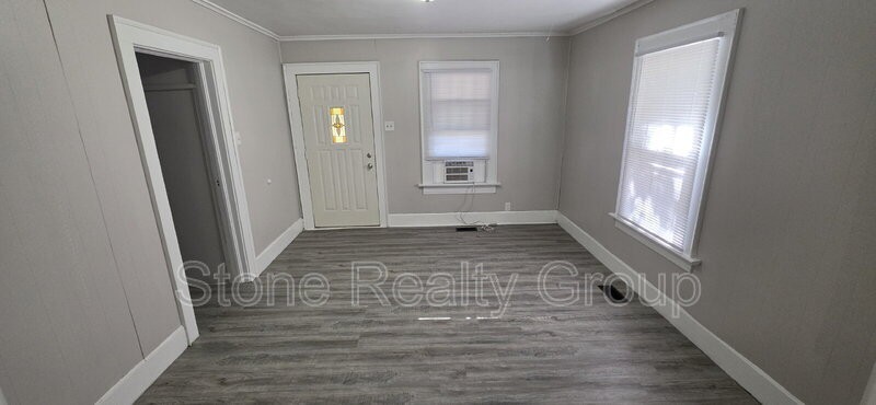 2212 N 27th St - Photo 6 of 13