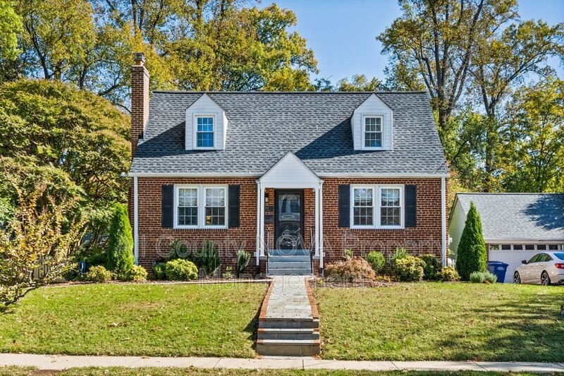 2911 Stuart Dr - Photo 2 of 46