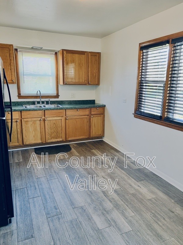 17121 California Ave - Photo 4 of 11