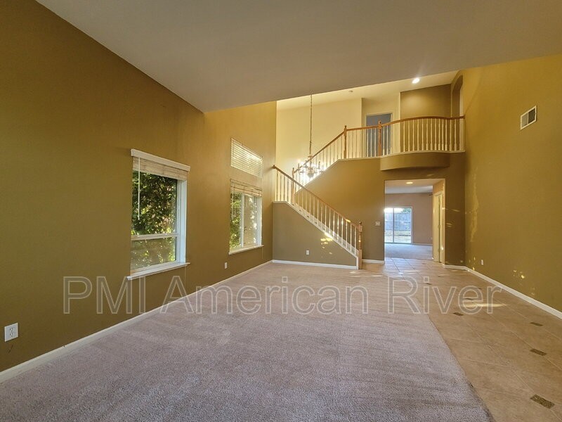 5401 Calabria Way - Photo 3 of 22