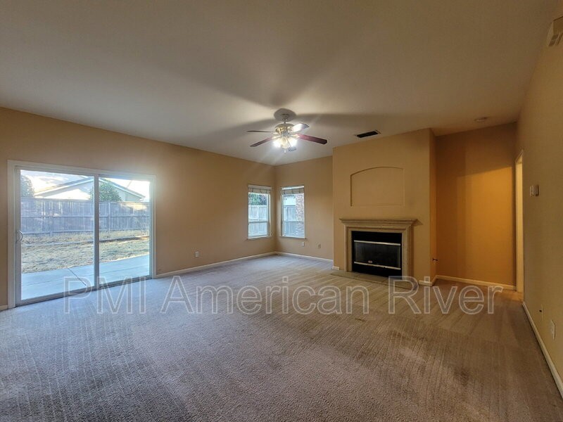 5401 Calabria Way - Photo 5 of 22