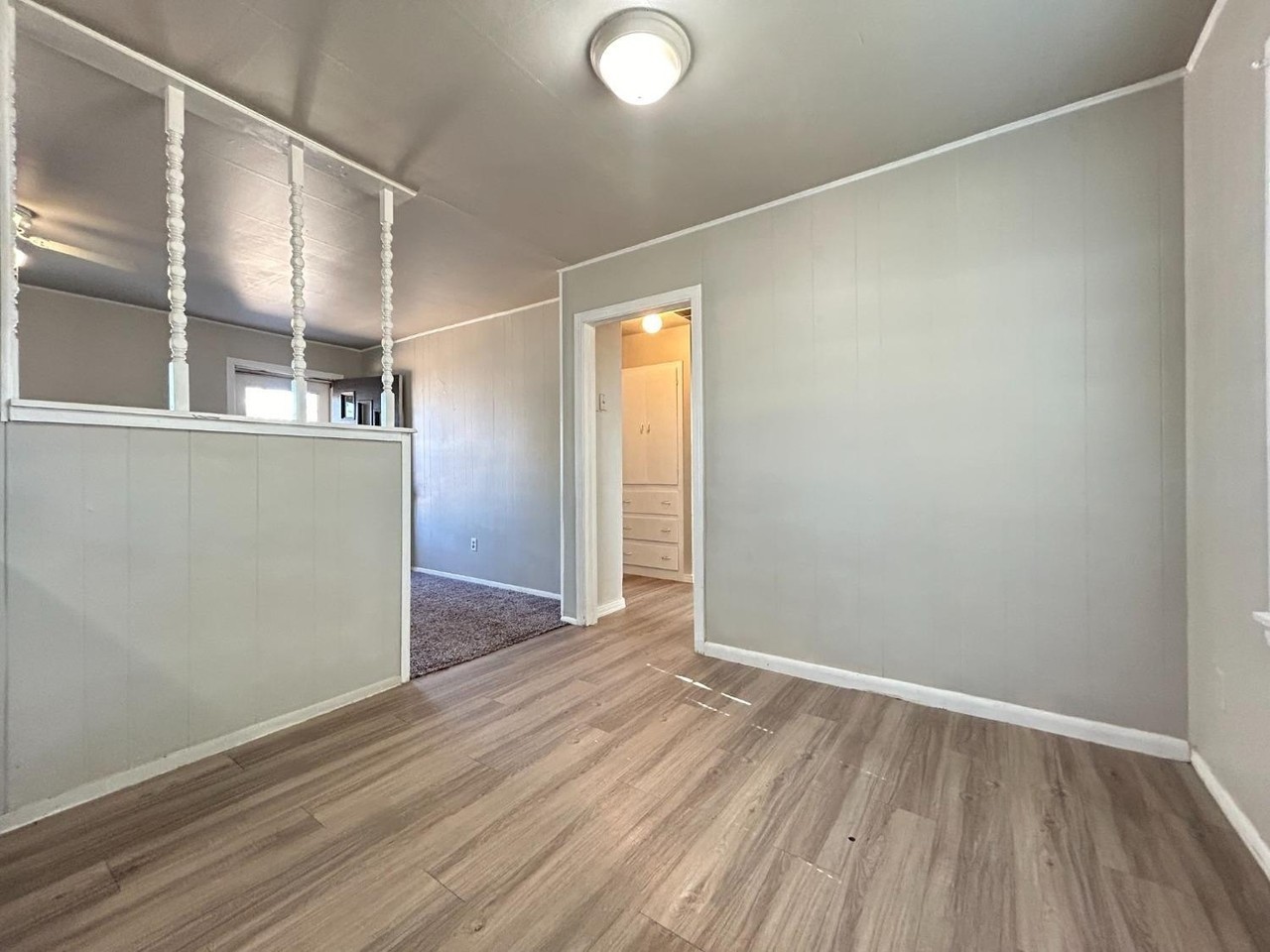 4311 32nd St - Photo 4 of 9