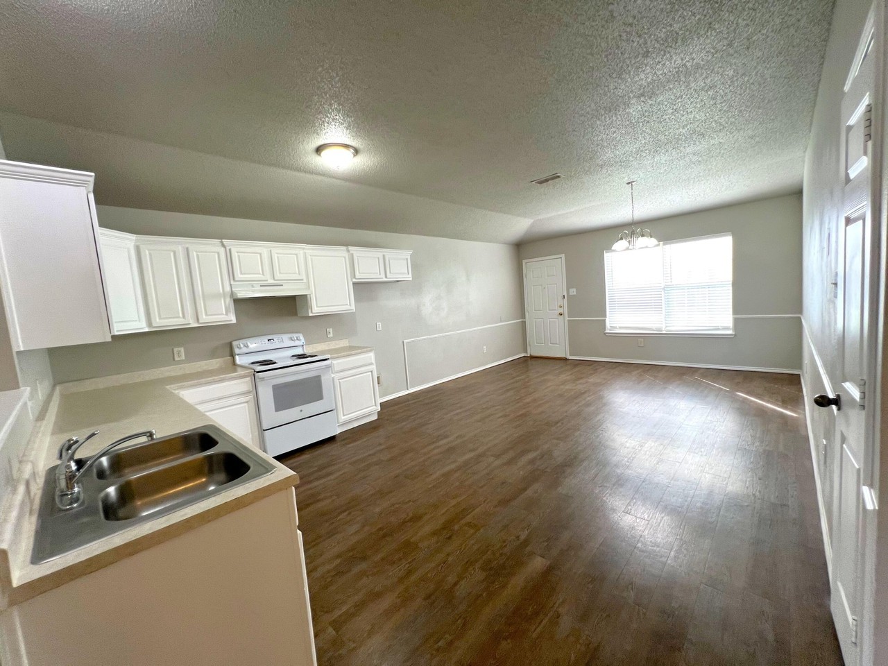 6117 18th St - Photo 4 of 17