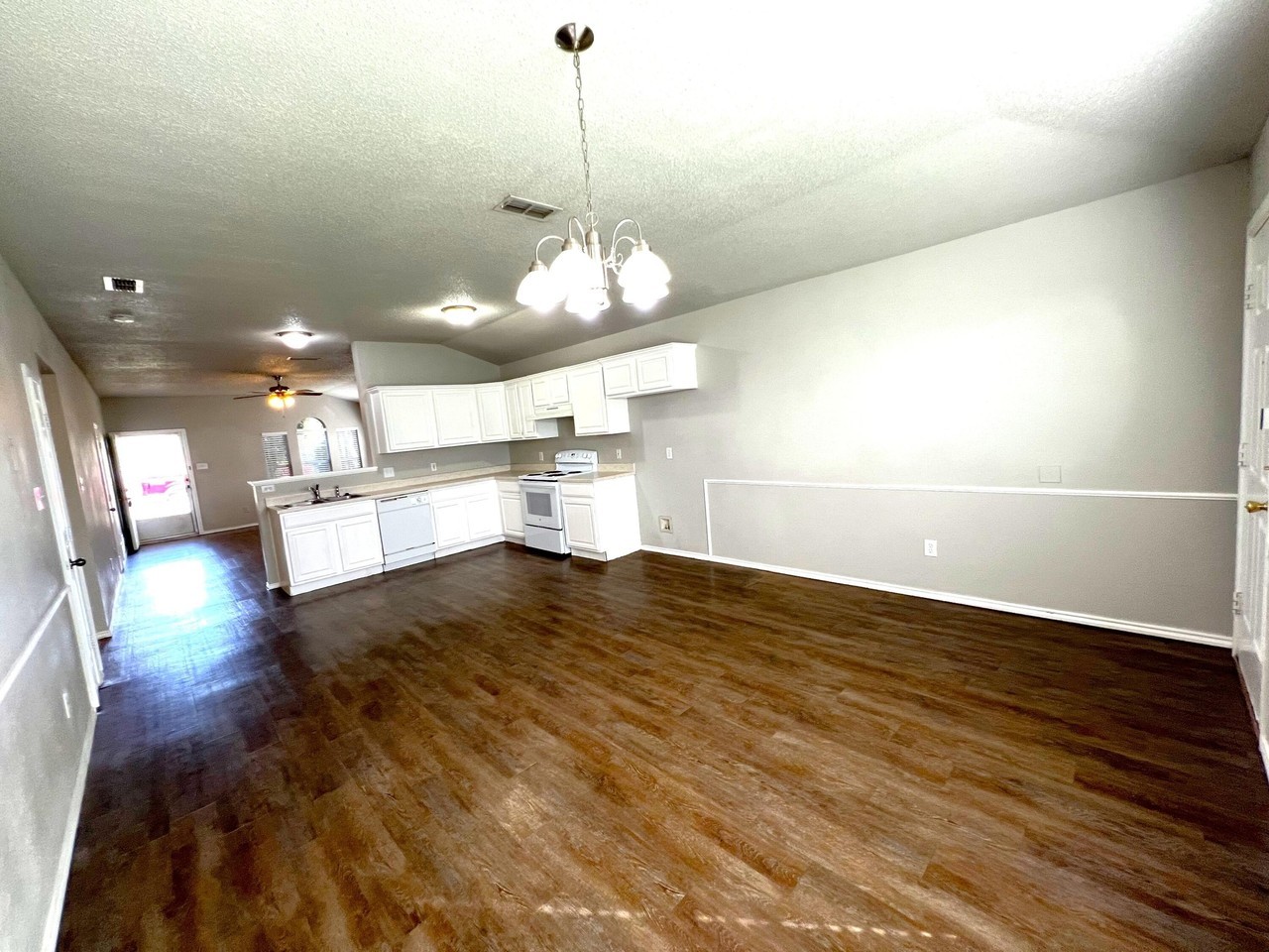 6117 18th St - Photo 5 of 17