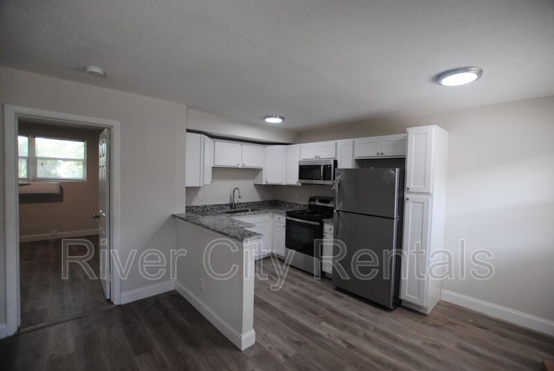 2975 Dellwood Ave #5 - Photo 3 of 11