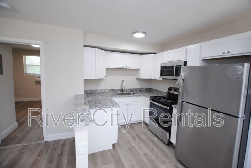 2975 Dellwood Ave #5 - Photo 4 of 11