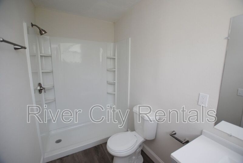 2975 Dellwood Ave #5 - Photo 6 of 11
