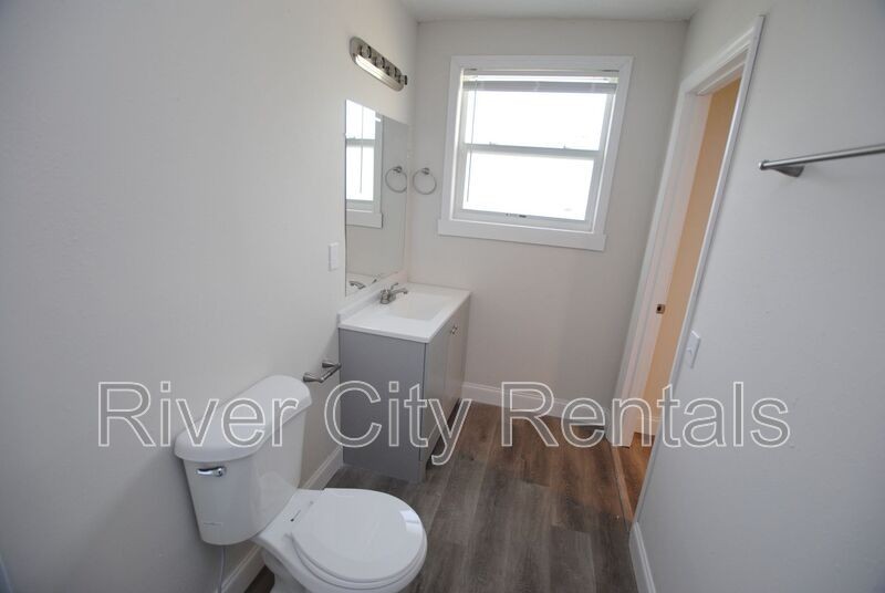 2975 Dellwood Ave #5 - Photo 7 of 11