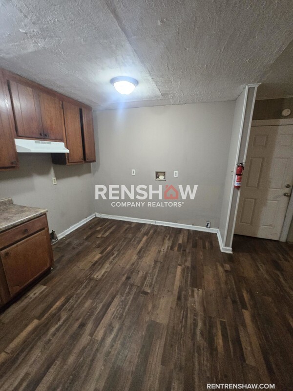 3 Oakridge Dr #B - Photo 5 of 11