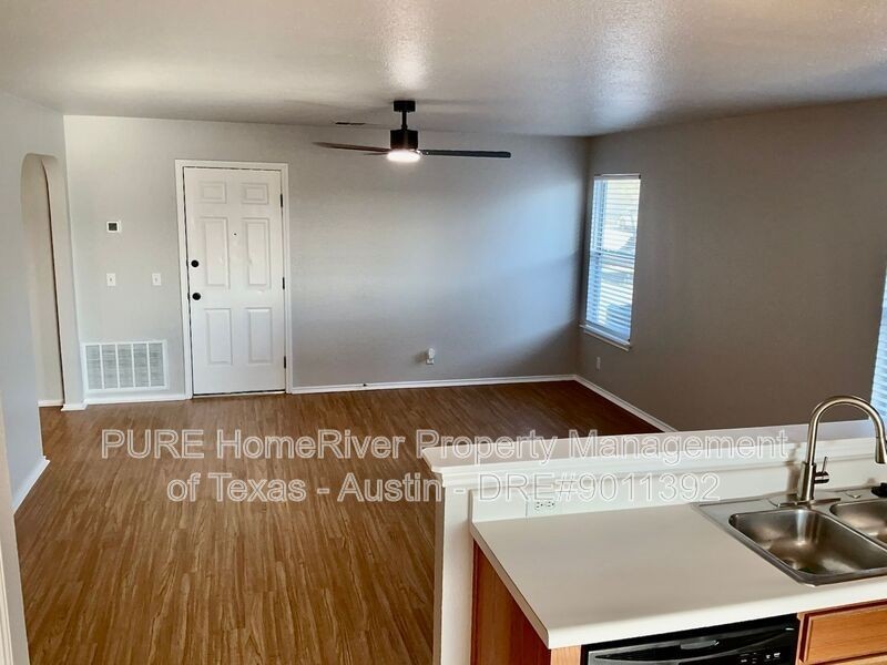 3003 Tyler Ln - Photo 5 of 17