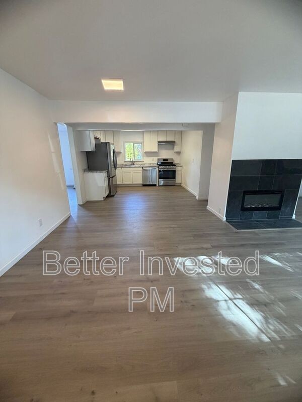 101 Canyon Dr - Photo 3 of 32