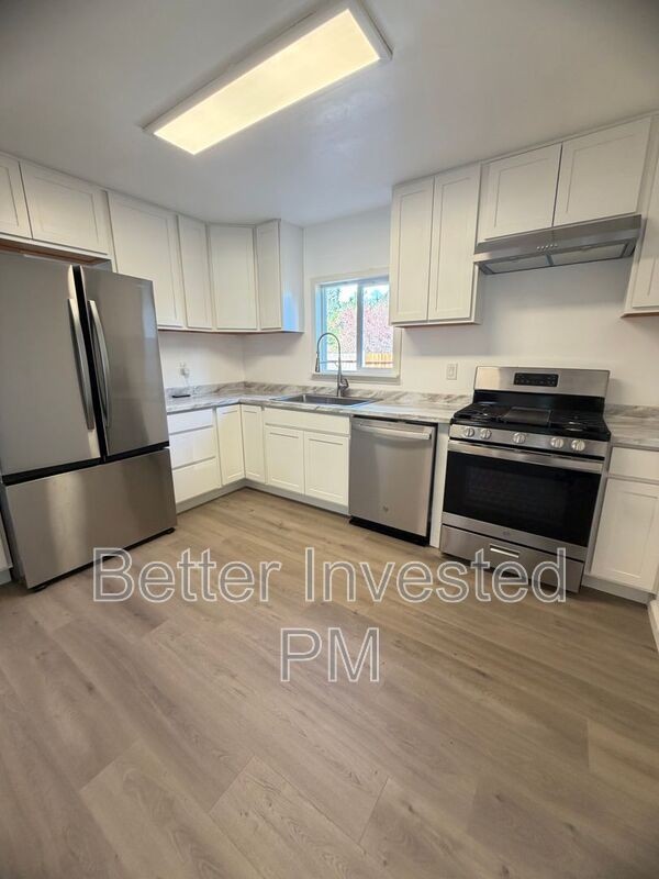 101 Canyon Dr - Photo 4 of 32
