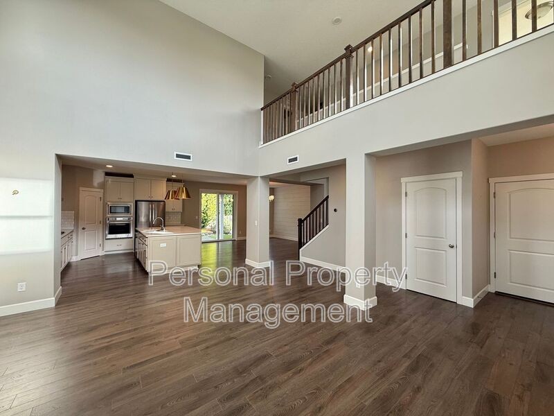 5502 Ne 134th St - Photo 5 of 40