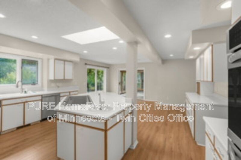 7420 Hyde Park Cir - Photo 6 of 37