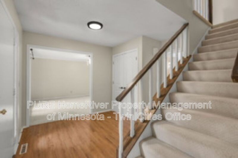 7420 Hyde Park Cir - Photo 7 of 37
