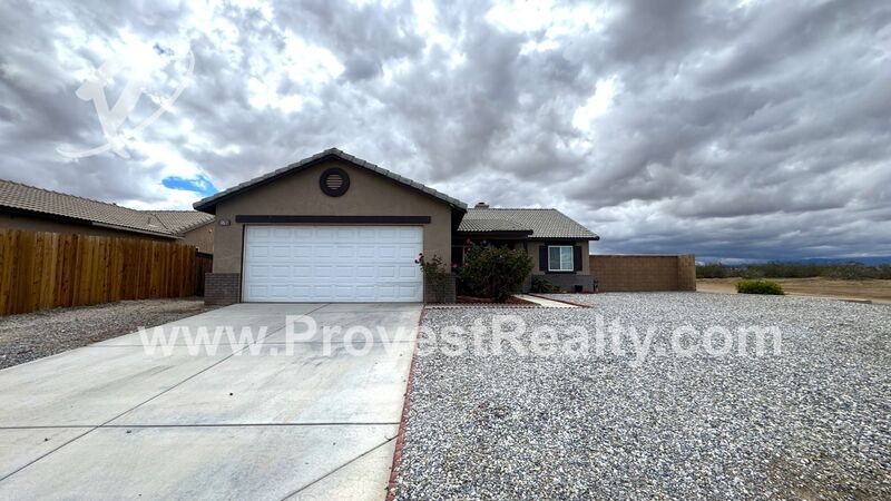 11703 Lupin Rd - Photo 3 of 27