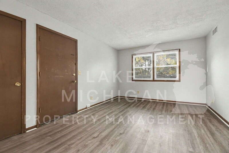 2031 Andrew St Se - Photo 5 of 15