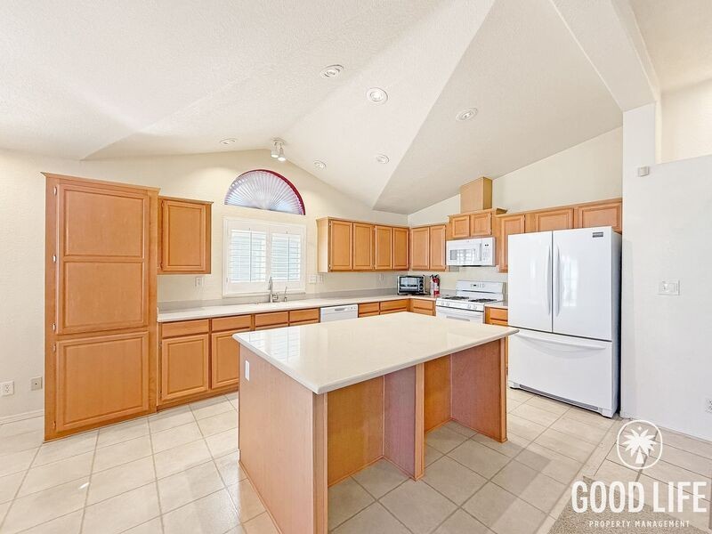 4202 Lahaina Dr - Photo 2 of 26
