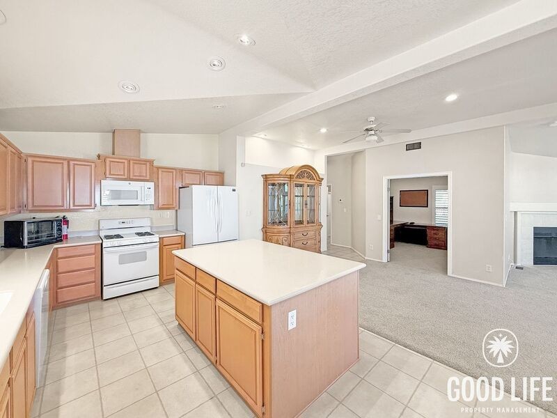 4202 Lahaina Dr - Photo 3 of 26