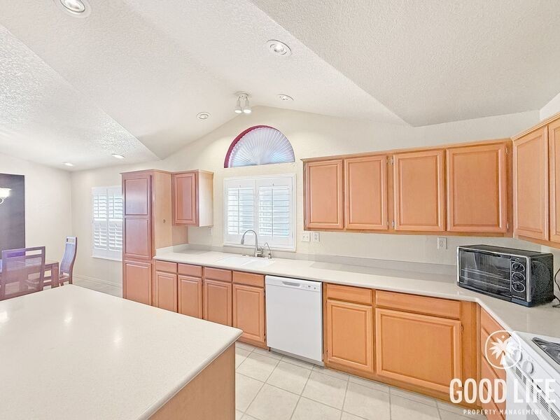 4202 Lahaina Dr - Photo 5 of 26