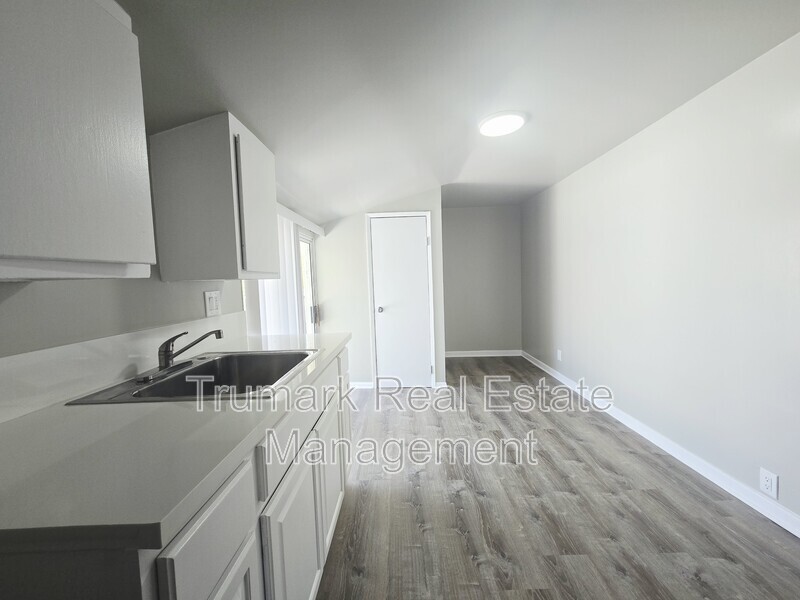 W Garfield Ave - Photo 2 of 12
