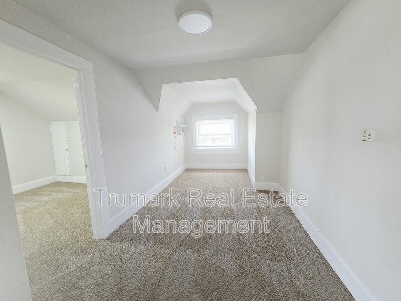 W Garfield Ave - Photo 5 of 12