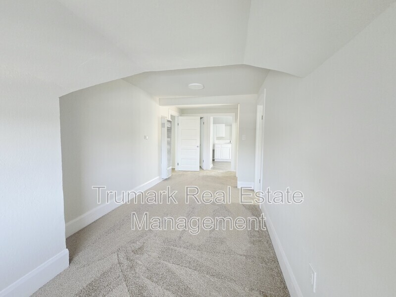 W Garfield Ave - Photo 7 of 12