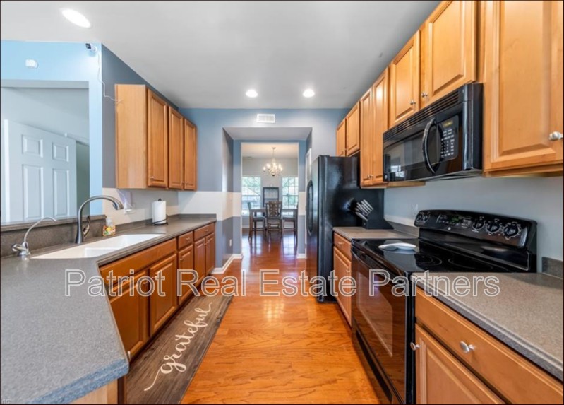 106 Emily Ln - Photo 2 of 6