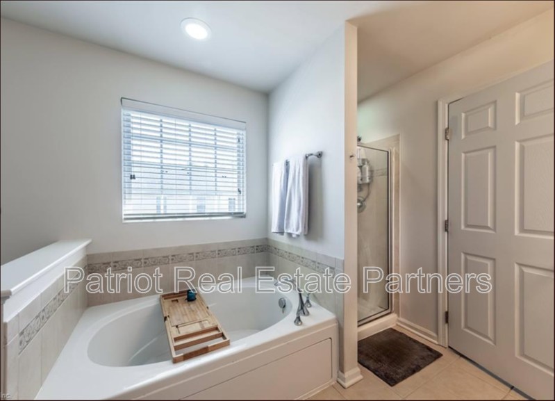 106 Emily Ln - Photo 3 of 6