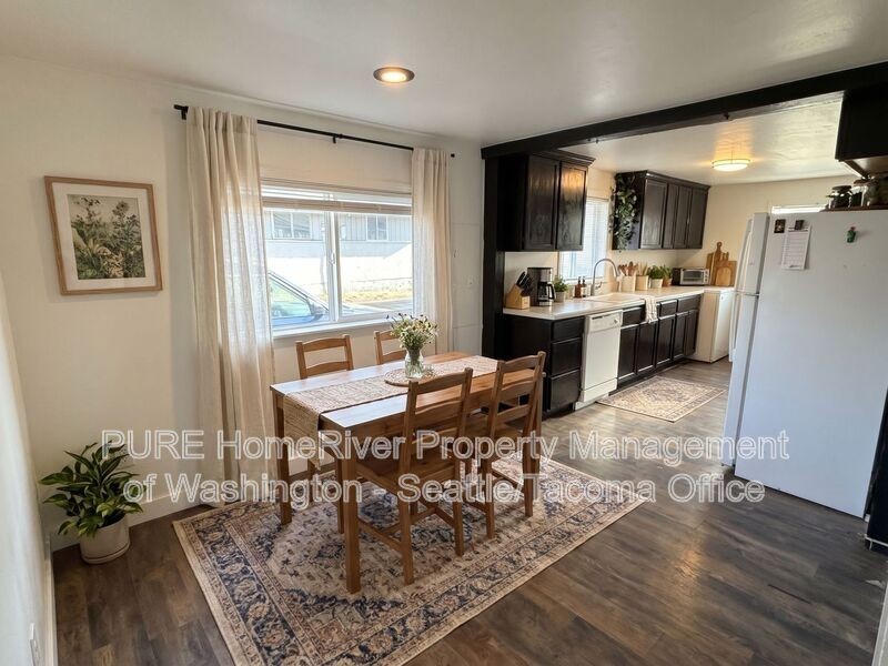 15301 Portland Ave Sw #A - Photo 5 of 12