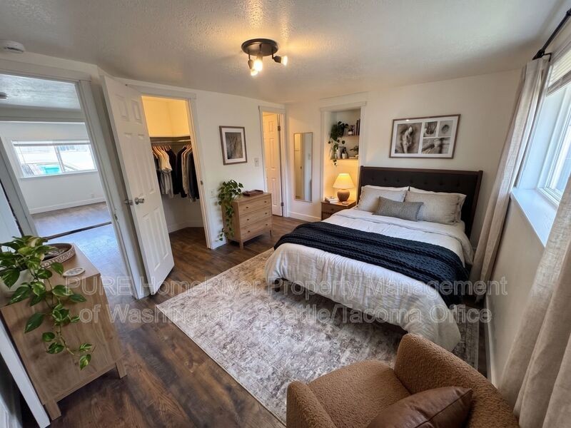 15301 Portland Ave Sw #A - Photo 6 of 12