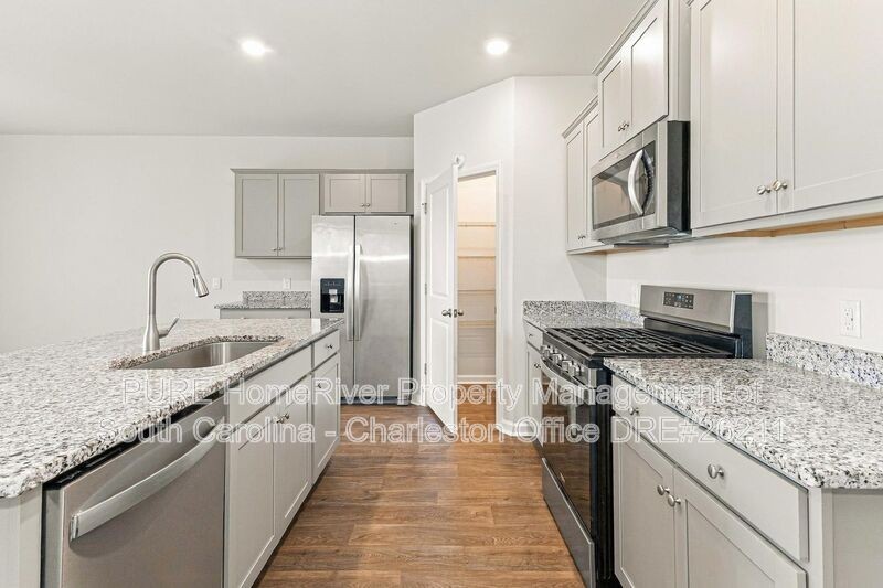 140 Ivory Shadow Rd - Photo 4 of 21