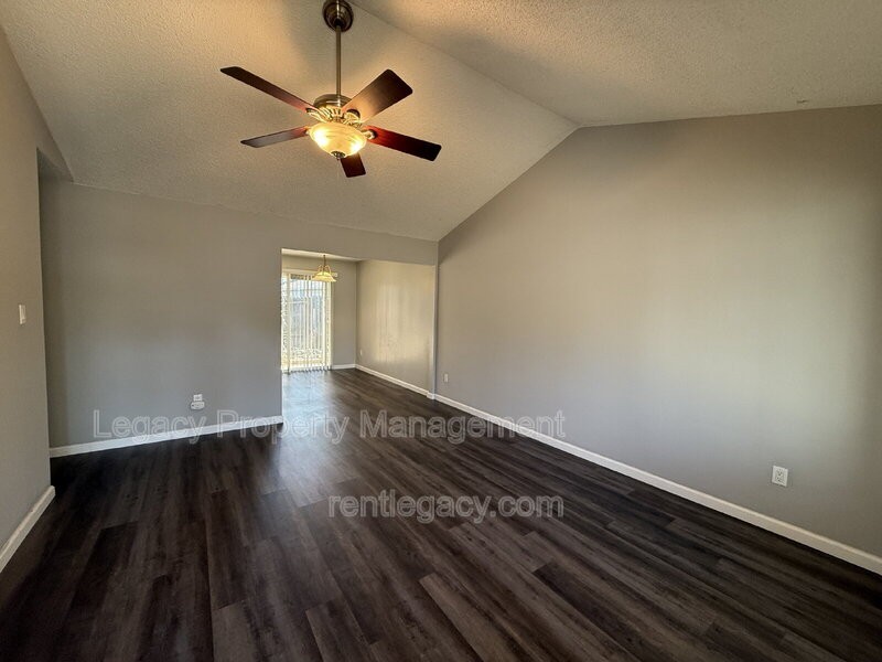 8826 Grayling Way - Photo 4 of 23