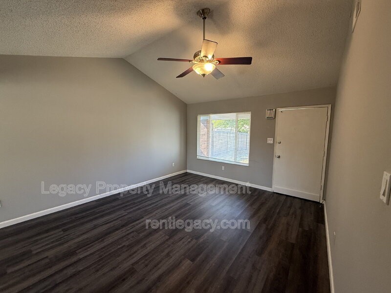 8826 Grayling Way - Photo 5 of 23