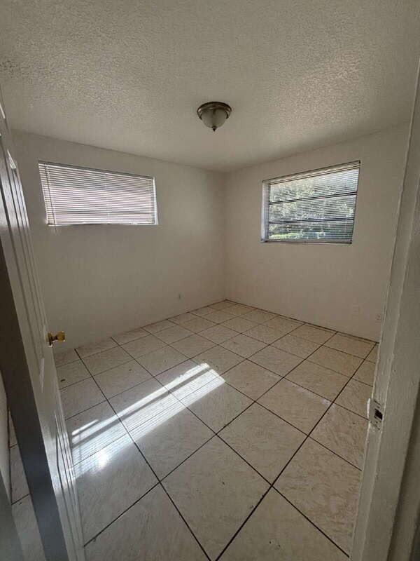 916 Derbyshire Rd - Photo 2 of 13