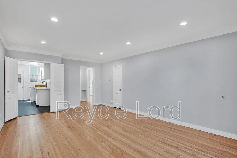 300 S Doheny Dr #300A - Photo 3 of 10