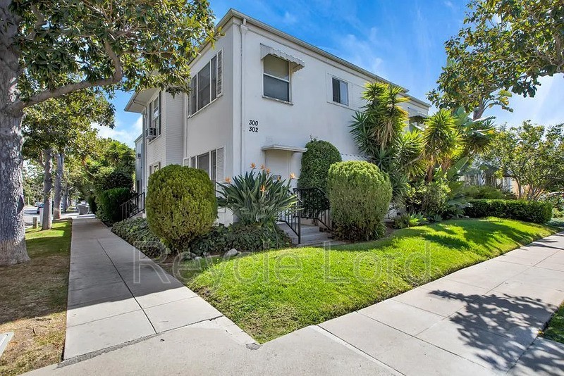 300 S Doheny Dr #300A - Photo 7 of 10