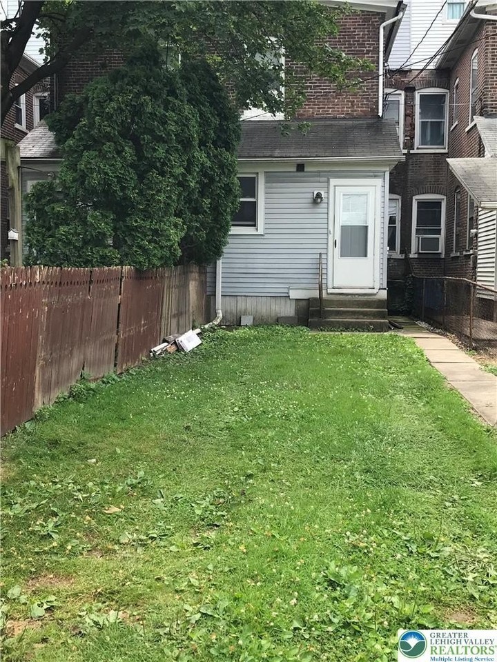 1807 Lincoln Ave #1stFL - Photo 2 of 16