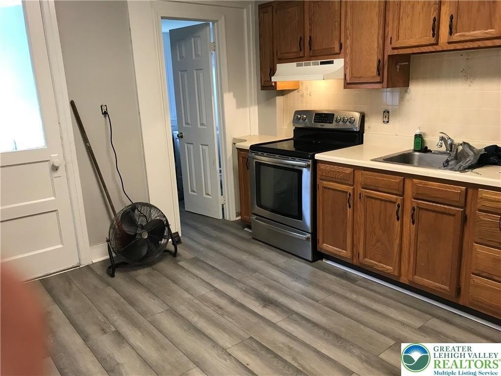 1807 Lincoln Ave #1stFL - Photo 6 of 16