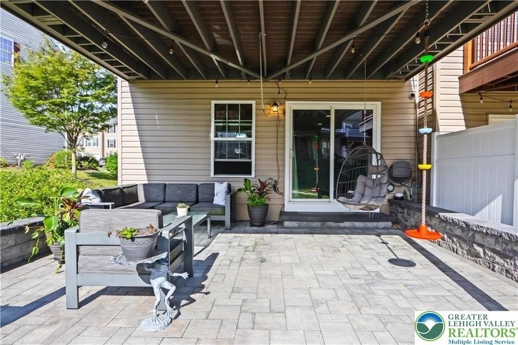 9 Red Rose Lane - Photo 5 of 31