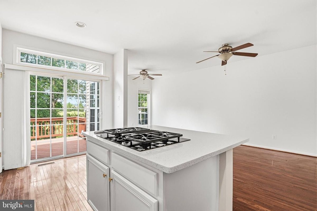 41853 Cinnabar Sq - Photo 7 of 27